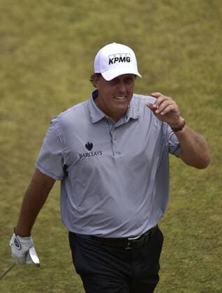 June 18, 2015..Phil Mickelson on the 17th green during round 1 at the U.S. Open at Chambers Bay, University Place, Washington. . .George Holland Cal Media. PGA Golf Herren Tour 2015: US Open Round 1 JUN 18 - ZUMAch4_