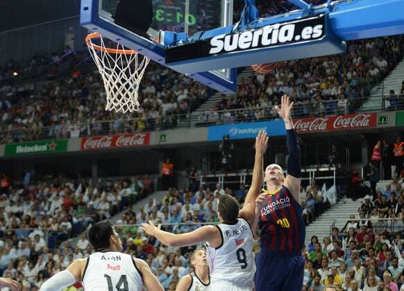 Aktuell Basketball, Spanien, Finale, Real Madrid - FC Barcelona ESPANA - MADRID 19 JUN: Primer partido baloncesto playoff final, Liga Endesa 2014 15, Bayclard (Madrid). 19 de Junio de 2015 (Madrid). (Isa Saiz Cordon Press). 