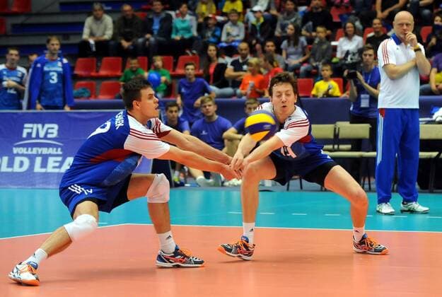 Petr Michalek, left, Martin Krystof (both CZE) in action during the match of the group D of the Volleyball World League Czech Republic vs France in Ceske Budejovice, Czech Republic, June 19, 2015. Czech head coach Zdenek Smejkal stands right. (CTKxPhoto VaclavxPancer) CTKPhotoP201506190907901  VPC_010