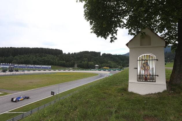 Motorsports: FIA Formula One World Championship WM Weltmeisterschaft 2015, Grand Prix of Austria, 9 Marcus Ericsson (SWE, Sauber F1 Team), xHOCHxZWEIx
