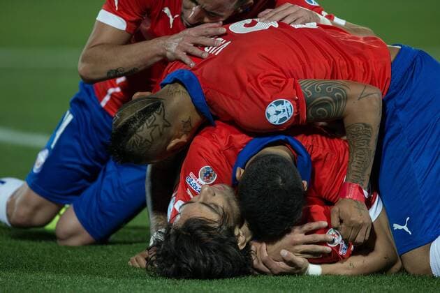 X Chile Bolivia SANTIAGO, CHILE - 06 19 2015: CHILE X BOLIVIA - Alexis Sanchez of Chile celebrates after scoring goal during match between Chile x Bolivia, valid for the third round of the first group phase of the Copa America 2015 held at the National Stadium Julio Mart?nez Pr?danos. (Photo: Marcelo Machado de Melo FotoArena)  MarceloxMachadoxdexMelo