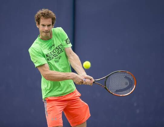 Aktuell Tennis, Andy Murray Training im Motivationsshirt, ATP Turnier im Queen s Club 20.06.2015. London, England. Queens Aegon Championship Tennis. Andy Murray (GBR) in his practice session on court number 3 in preparation for his semifinal match against Viktor Troicki (SRB). xNigelxCookex  ActionPlus11633515