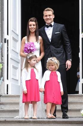 Aktuell Fußball, Simon Mignolet heiratet Freundin Jasmine - Hochzeit von Belgiens Nationaltorwart - SINT-TRUIDEN, BELGIUM: Jasmine and Simon Mignolet pose after the wedding of Belgian Red Devils keeper Simon Mignolet to Jasmien Claes, in Sint-Truiden, Saturday 20 June 2015. SOPHIExKIP  x04646504x