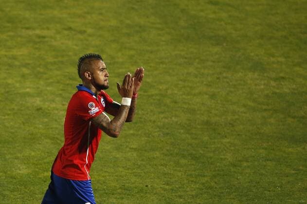 Aktuell Fußball, Copa America, Chile - Bolivien Football , Chile v Bolivia. Copa America Championship 2015 . Chile s player Arturo Vidal, center, leaves the field after the group A of the 2015 Copa America football match against Bolivia at the National stadium in Santiago, Chile. 19 06 2015 Paul Plaza Photosport Chile v Bolivia, Copa America 2015. 