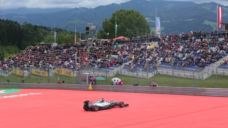 FORMULA 1 - GP of Austria 2015 SPIELBERG,AUSTRIA,20.JUN.15 - MOTORSPORTS, FORMULA 1 - Grand Prix of Austria, Red Bull Ring, practice and qualifying. Image shows Nico Rosberg (GER Mercedes GP) and fans. GEPAxpictures xHaraldxSteiner