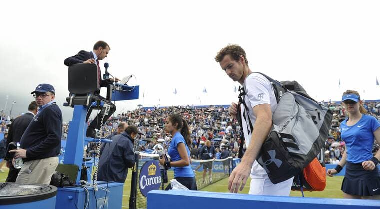 Aktuell Tennis, ATP Turnier im Queen s Club, Halbfinale JUNE 20, 2015: Play stopped for the second time with Andy Murray (GBR) and Viktor Troicki (SRB) 3-3 in the first set at the AEGON Championships in London. TENNIS: JUN 20 Aegon Championship Icon15062048 EDITORIAL USE ONLY