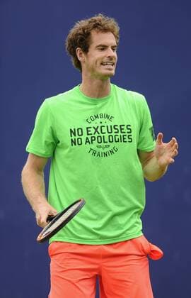 Aktuell Tennis, Andy Murray Training im Motivationsshirt, ATP Turnier im Queen s Club 20 June 2015: Andy Murray (GBR) warming up before his Singles Semi Final match during the AEGON Championship at the Queen s Club in London, UK. TENNIS: JUN 20 Aegon Championship Icon1506203321 EDITORIAL USE ONLY