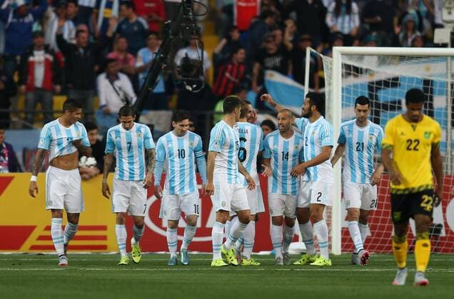 Football , Argentina v Jamaica Copa America 2015 . Argentina s player Gonzalo Higuain celebrates with teammates scoring against Jamaica during the group B of the 2015 Copa America football match held at the Sausalito stadium in Vina del Mar, Chile. 20 06 2015 Jonathan Mancilla Photosport Argentina v Jamaica, Copa America 2015. 