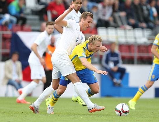 Sweden s Oscar Hiljemark tussles with England s Harry Kane Sweden v England - UEFA Under 21 s - Andruv Stadium - Czech Republic - 21st June 2015 - Picture David Klein Sportimage EDITORIAL USE ONLY. No use with unauthorised audio, video, data, fixture lists, club league logos or live services. Online in-match use limited to 120 images, no video emulation. No use in betting, games or single club league player publications.