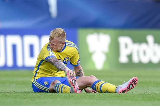 June 21, 2015 - Olomouc - 150621 SWE John Guidetti skada -- U21 U 21 EM - SWE - England JohannaLundberg BILDBYRAN kod JL 135403 News - June 21, 2015  - ZUMAb138