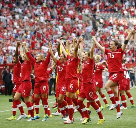 Canada through to quarterfinals at World Cup Canadian players acknowledge the crowd after winning a match against Switzerland 1-0 in the round of 16 at the Women s World Cup in Vancouver, Canada, on June 21, 2015. 