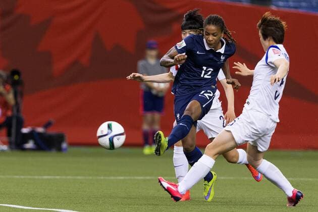 June 21, 2015 : France midfielder Elodie Thomis 12 kicks the ball during the 2015 FIFA Women s World Cup Round of 16 match between France and Korea at the Olympic Stadium in Montreal, Quebec, Canada. SOCCER: JUN 21 FIFA Women s World Cup - Round of 16 - France v Korea Icon15062103 EDITORIAL USE ONLY