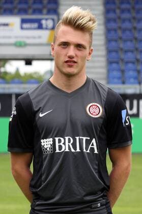 24.06.2015, xxxx, Fussball 3.Liga, SV Wehen Wiesbaden Fototermin, Porträttermin 2015 2016 Niklas Reichel (SV Wehen Wiesbaden) Portrait