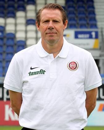 24.06.2015, xxxx, Fussball 3.Liga, SV Wehen Wiesbaden Fototermin, Porträttermin 2015 2016 Trainer Sven Demandt (SV Wehen Wiesbaden) Portrait