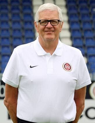 24.06.2015, xxxx, Fussball 3.Liga, SV Wehen Wiesbaden Fototermin, Porträttermin 2015 2016 Mannschaftsarzt Dr. Eckart Listmann (SV Wehen Wiesbaden) Portrait