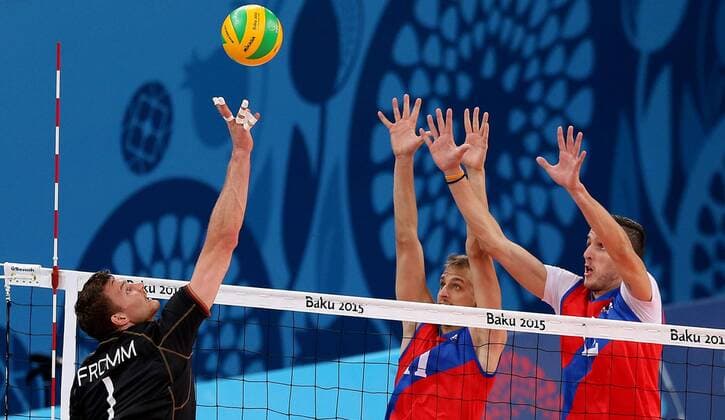 Aktuell Europaspiele in Baku, Volleyball, Viertelfinale, Deutschland - Serbien 24.06.2015 Baku(Azerbaijan) 1st European Games Serbia-Germany 1 4 final men s volleyball Christian Fromm(L) Germany and Mihajlo Mitic(c),Milan Rasic(r) Serbia :Str 