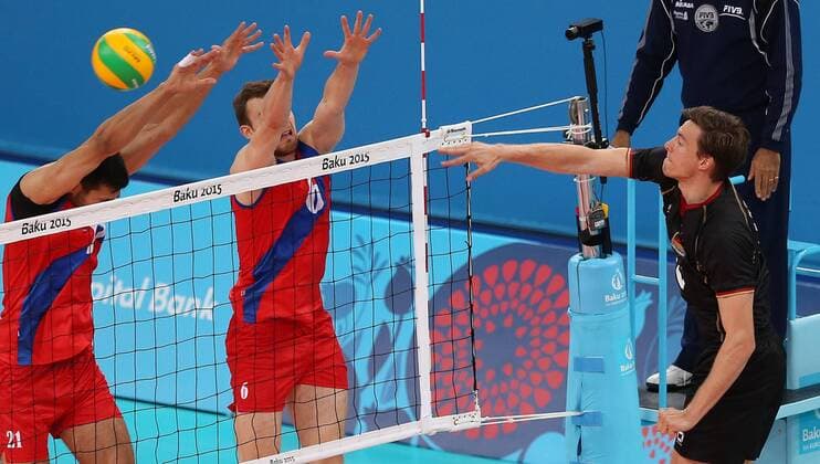 Aktuell Europaspiele in Baku, Volleyball, Viertelfinale, Deutschland - Serbien 24.06.2015 Baku(Azerbaijan) 1st European Games Serbia-Germany 1 4 final men s volleyball Jochen Schöps(r) Germany :Str 