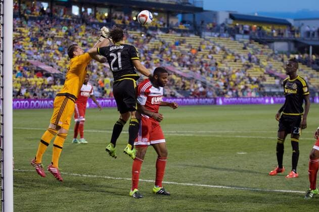 June 24, 2015 - Columbus, Ohio, U.S - New England Revolution goalkeeper Bobby Shuttleworth (22) punches away a shot in front of the goal in the second half in the match between New England Revolution and Columbus Crew SC at Mapfre Stadium, Columbus, Ohio. MLS Fussball Herren USA 2015 - June 24 - New England at Columbus - ZUMAs304