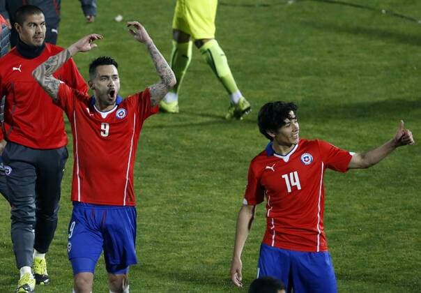 Chile v Uruguay. Copa America 2015 . Chile s players leave the pitch after winning over Uruguay in a Copa America 2015 football match held at the Nacional stadium in Santiago, Chile. 24 06 2015 Martin Thomas Photosport Chile v Uruguay, Copa America 2015. 