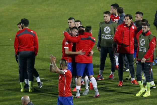 Chile s players leave the pitch after winning over Uruguay in a Copa America 2015 football match held at the Nacional stadium in Santiago, Chile. 24 06 2015 Martin Thomas Photosport Chile v Uruguay, Copa America 2015. 