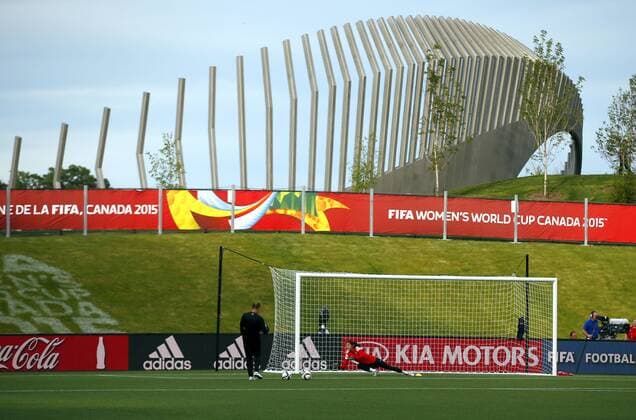 OTTAWA, June 25, 2015 -- Zhao Lina (R), goalkeeper of China, attends the training session in Ottawa, Canada, June 25, 2015. China will play the United States in the quarterfinal match of 2015 FIFA Women s world cup here on June 26.) (SP)CANADA-OTTAWA-FIFA-WOMEN S WORLD CUP-QUARTERFINALS-TRAINING-CHINA DingxXu 