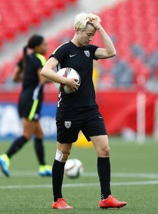 Aktuell Fußball, Damen WM, Training Nationalteam USA OTTAWA, June 25, 2015 -- Megan Rapinoe of the United States attends the training session in Ottawa, Canada, June 25, 2015. The United States will play China in the quarterfinal match of 2015 FIFA Women s world cup here on June 26. ) (SP)CANADA-OTTAWA-FIFA-WOMEN S WORLD CUP-QUARTERFINALS-TRAINING-US WangxLili 