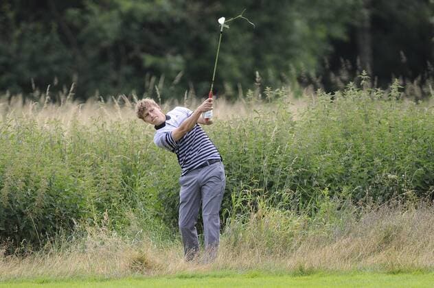 Aktuell Golf, ProAm beim BMW International Open in München Eichenried Saenger Tim BENDZKO,Aktion,Einzelaktion, Einzelbild, Freisteller,Ganzkoerperaufnahme,ganze Figur. ProAm ,GOLF,BMW International Open 2015 am 24.06.2015 in Muenchen Eichenried.