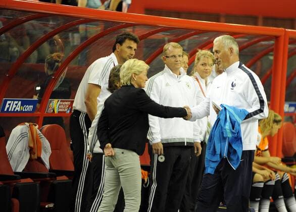Silvia Neid ( GER ) - Philippe Bergeroo ( FRA ) FOOTBALL : FRA vs GER - 1 4 Finale - FIFA WM Damen, Nationalteam - 26 06 2015 MohamedKadri 