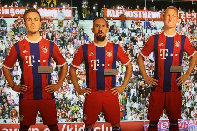 Mario Götze, Franck Ribery und Bastian Schweinsteiger als Papp-Figuren im FCB-Museum. Fussball Erlebniswelt in der Allianz Arena FC Bayern München 50 Jahre Bundesliga-Aufstieg 26.06.2015