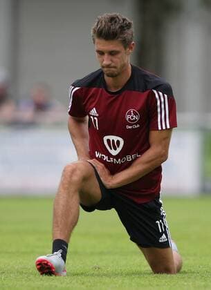 27.06.2015 - Fussball - 2. Bundesliga - Saison 2015 2016 - 1. FC Nürnberg Nuernberg FCN - Training Trainingslager Grassau - DaMa - Jakub Sylvestr (11, 1.FC Nürnberg FCN ) dehnt sich