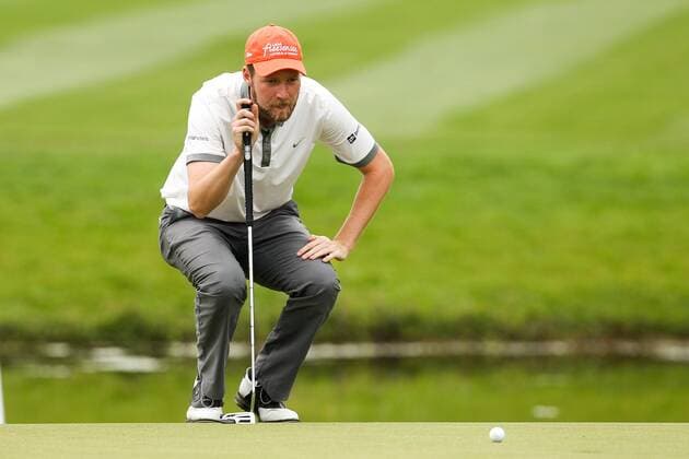 Aktuell Golf, BMW International Open in München Eichenried Moosinning Anton Kirstein (GER) beim lesen der Puttlinie , BMW International Open 2015, Tag 3, Golf, 27.06.2015 , Copyright: Kolbert Eibner-Pressefoto EP_CKT