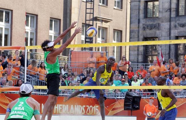Aktuell Beachvolleyball-WM in Amsterdam Emanuel and Ricardo of Brazil against Ajanako and Scott of Gana on June 27,2015 in Amsterdam,Netherlands during Beach volleyball Beachvolleyball World Championships. Imago Paulo Amorim