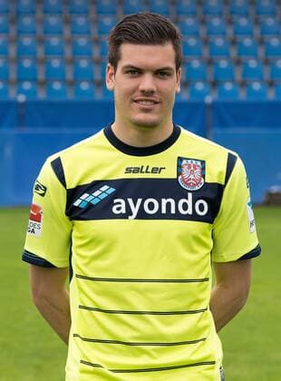 27.06.2015, xfux, Fussball 2.Bundesliga, FSV Frankfurt Fototermin, v.l. Porträttermin 2015 2016 Jannis Pellowski (FSV Frankfurt) Portrait