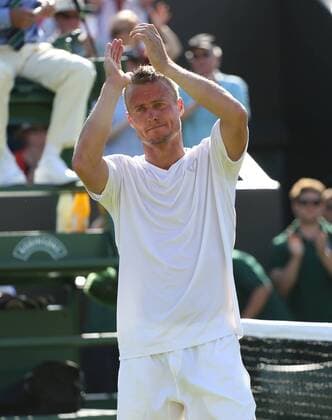 Australian Lleyton Hewitt thanks the crowd after his defeat in his match against Finland s Jarkko Nieminen on day one of the 2015 Wimbledon championships, London on June 29, 2015. Nieminen won the match 6-3, 3-6, 6-4, 0-6, 9-11.  LON2015062964 HUGOxPHILPOTT