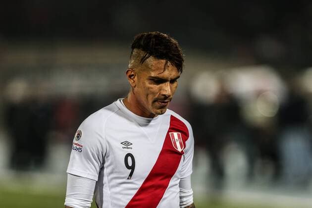 Chile x Peru SANTIAGO, CHILE - 06 29 2015: CHILE PERU X - Jose Paolo Guerrero during the match between Chile x Peru held at the National Stadium Julio Mart?nez Pr?danos the semifinals of the Copa America 2015 in Chile. (Photo: Carlos Ezequiel Vannoni FotoArena)  CarlosxEzequielxVannoni