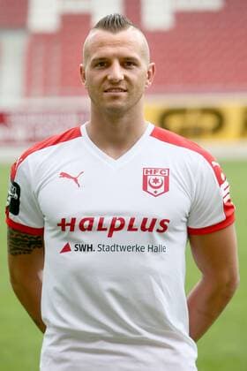 Hallescher FC Fußball Saison 2015-16 Halle Saale, 29.06.2015, Fussball, 3. Liga, Saison 2015 - 2016. , Hallescher FC Mannschaftsfototermin Portrait Porträt. , Im Bild: Toni Lindenhahn. ,