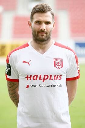 Hallescher FC Fußball Saison 2015-16 Halle Saale, 29.06.2015, Fussball, 3. Liga, Saison 2015 - 2016. , Hallescher FC Mannschaftsfototermin Portrait Porträt. , Im Bild: Sascha Pfeffer. ,