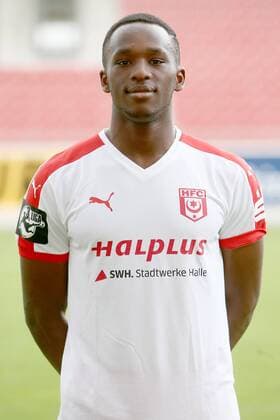 Hallescher FC Fußball Saison 2015-16 Halle Saale, 29.06.2015, Fussball, 3. Liga, Saison 2015 - 2016. , Hallescher FC Mannschaftsfototermin Portrait Porträt. , Im Bild: Osayamen Osawe. ,