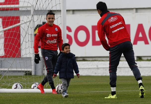 Chilean national team Nationalteam training session. Chile s players are pictured during the morning training session at the Juan Pinto Duran training center in Santiago, Chile. 30 06 2015 Martin Thomas Photosport 30 06 15. 