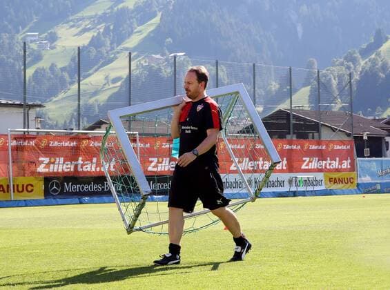 Mayrhofen Fußball VfB Stuttgart Trainingslager in Mayrhofen im Zillertal, Trainer Alexander Zorniger