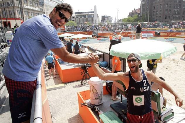 Aktuell Beachvolleyball WM in Amsterdam USA coach Jose Loiola (L) from Brazil celebrates with Brunner (R) of USA victory agains Brazil on July 2 ,2015 in Amsterdam,Netherlands durind time out Beach volleyball Beachvolleyball World Championships. Imago Paulo Amorim