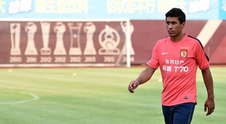 (150702) --GUANGZHOU, July 2, 2015 -- Brazilian football player Jose Paulo Bezerra Maciel Junior (Paulinho) arrives at the training court in Guangzhou, China, July 2, 2015. Paulinho moved from Tottenham Hotspur of English Premier League to Chinese Super League champion Guangzhou Evergrande on a four-year deal. ) (SP)CHINA-GUANGZHOU-FOOTBALL-PAULINHO LiuxDawei 