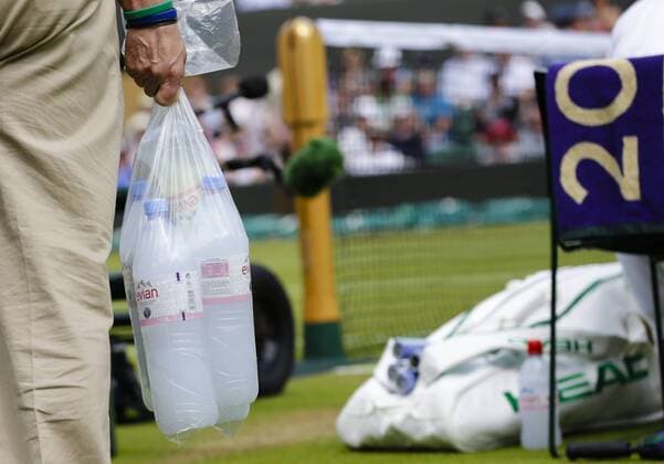 02.07.2015. Wimbledon, England. The Wimbledon Tennis Championships. Gentlemen& x2019;s Singles second round match between third seed Andy Murray (GBR) and Robin Haase (NED). Chilled bottles of water delivered especially for Andy Murray at the start of the match xCraigxMercerx  ActionPlus11636955