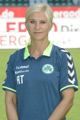 02.07.2015 - SpVgg Greuther Fürth Fuerth - 2. Fußball Bundesliga - Saison 2015 2016 - Fototermin Fotoshooting Porträttermin Portraittermin - - - Einzelfoto Kopfbild Portrait Porträt - Agnieszka Tobiasz (Physio SpVgg Greuther Fürth )