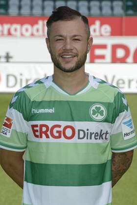 02.07.2015 - SpVgg Greuther Fürth Fuerth - 2. Fußball Bundesliga - Saison 2015 2016 - Fototermin Fotoshooting Porträttermin Portraittermin - - - Einzelfoto Kopfbild Portrait Porträt - Stephan Schröck Schroeck (10, SpVgg Greuther Fürth )