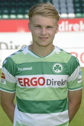 02.07.2015 - SpVgg Greuther Fürth Fuerth - 2. Fußball Bundesliga - Saison 2015 2016 - Fototermin Fotoshooting Porträttermin Portraittermin - - - Einzelfoto Kopfbild Portrait Porträt - Stefan Maderer (37, SpVgg Greuther Fürth )