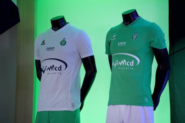 Aktuell Fußball, Frankreich, AS St. Etienne präsentiert neues Trikot FOOTBALL : - Pressekonferenz und Trikotpräsentation AS Saint Etienne - Ligue 1 - 02 07 2015 FredericChambert 