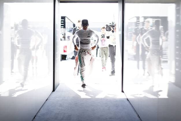 Motorsports: FIA Formula One World Championship WM Weltmeisterschaft 2015, Grand Prix of Great Britain, 44 Lewis Hamilton (GBR, Mercedes AMG Petronas Formula One Team), xHOCHxZWEIx