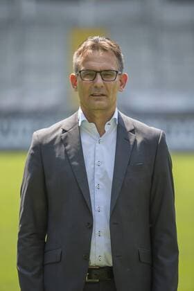 Aktuell Fußball, 2. BL, SC Paderborn 07 Porträttermin Paderborn, Deutschland 03. Juli 2015: 2015 2016 - SC Paderborn 07 Geschaeftsfuehrer Michael Born (SC Paderborn) rp