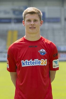 Aktuell Fußball, 2. BL, SC Paderborn 07 Porträttermin Paderborn, Deutschland 03. Juli 2015: 2015 2016 - SC Paderborn 07 Torwart Alexander Nübel Nuebel (SC Paderborn) rp